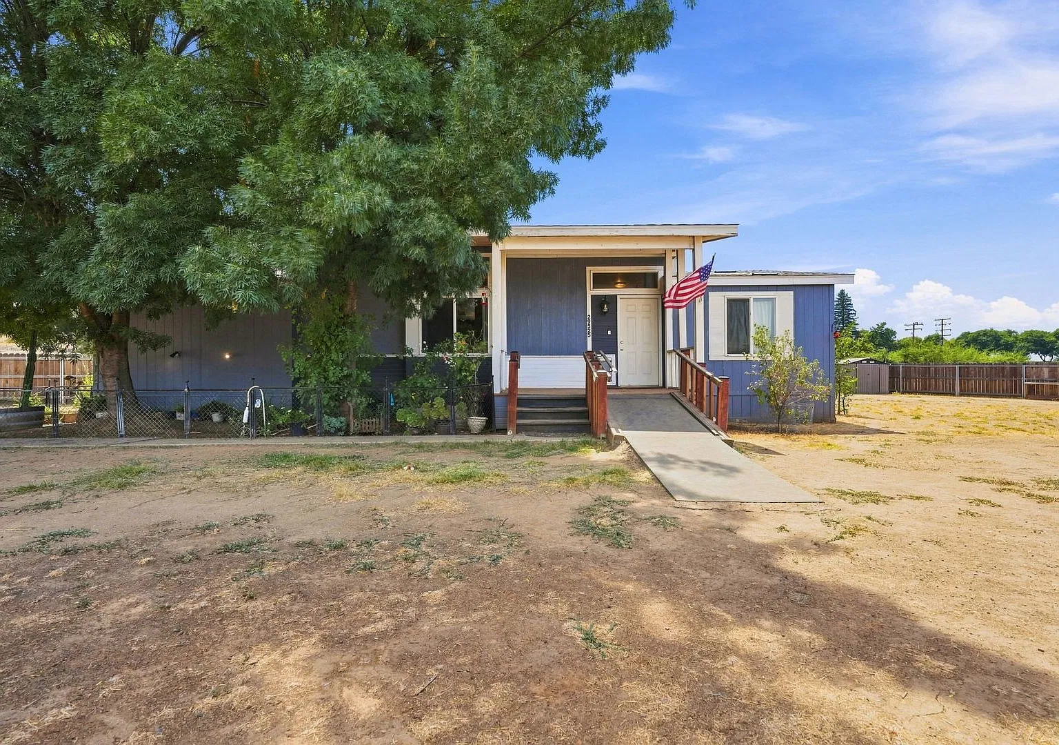 3 Bedroom 2 Bath Manufactured Home in Exeter — Photo 2