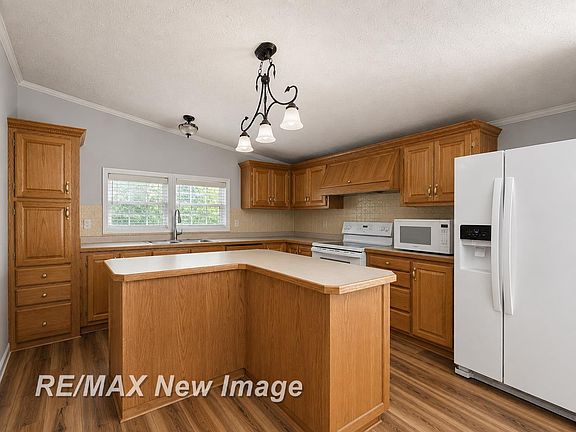 5th image of 19095 Grabowski Rd