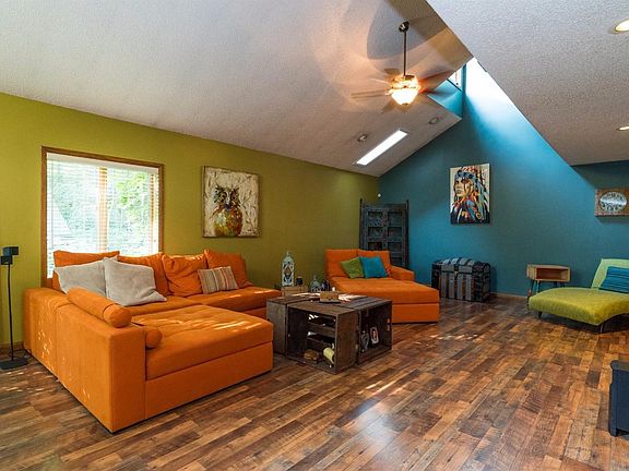 2nd image of 10181 Mockingbird Ln