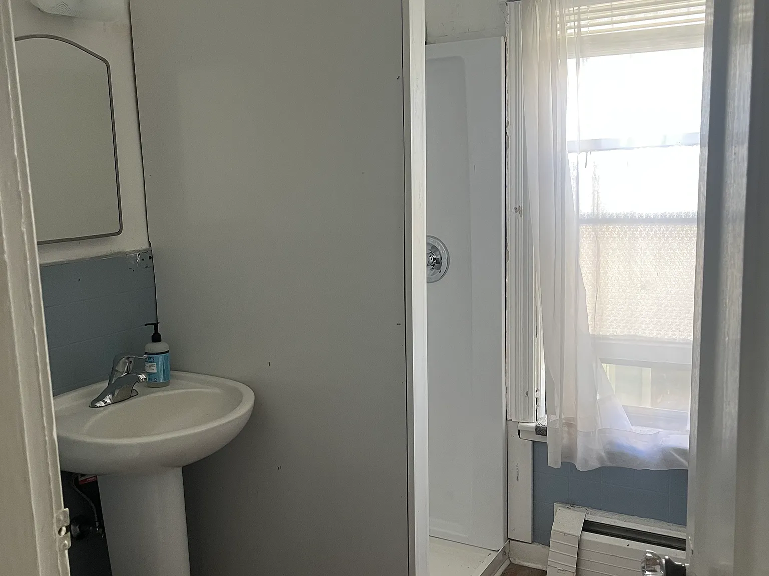 1 bed, 975 sqft, $1,565 — Photo 4