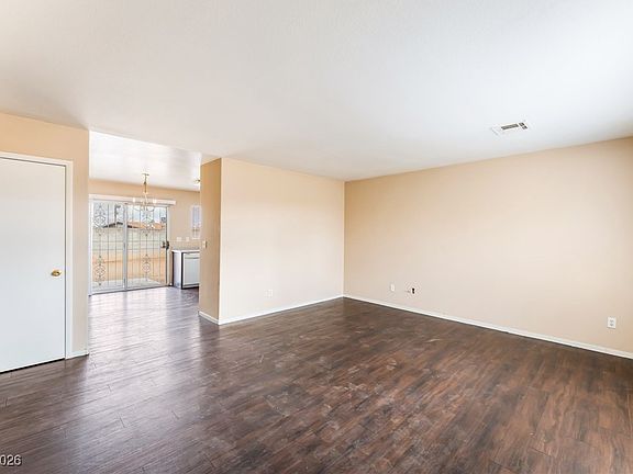 3rd image of 2038 Hazel Croft Way