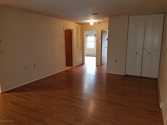 4th image of 301D W Malvern Ct #1004
