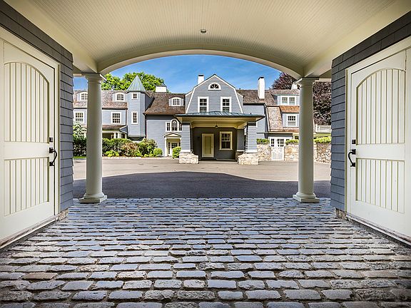 3rd image of 27 Country Club Rd