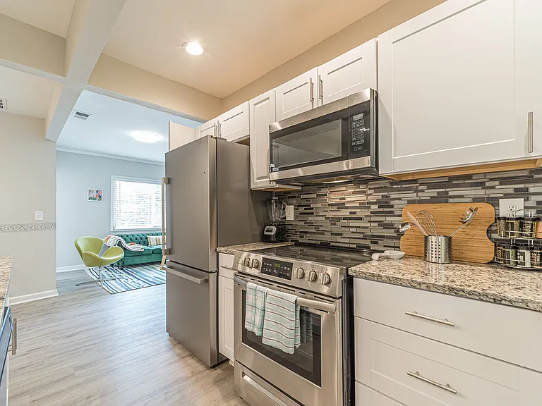 2390 Brackett Rd SW — Photo 4