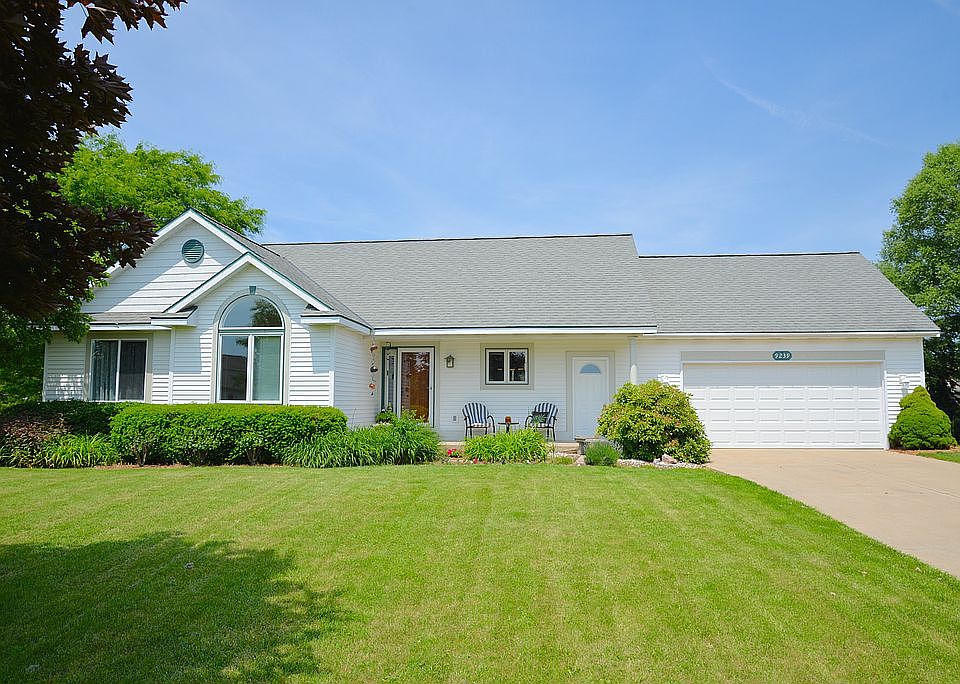 1st image of 9239 Bluff Lake St
