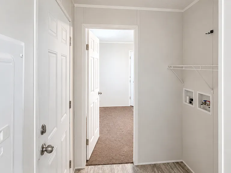 2 E Manor St #2B — Photo 7