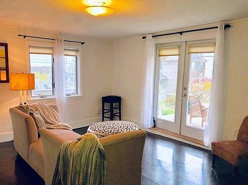 5th image of 94 Rockland St #2