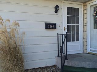 2007 Greenbriar Dr, Emporia, KS 66801