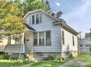 8 Lawrence Rd, Poughkeepsie, NY 12601