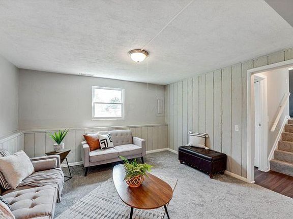 4th image of 8637 Brookcrest Ct