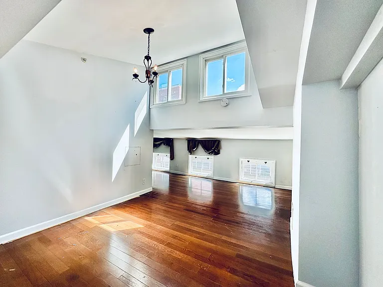 831 Chapel St — Photo 15