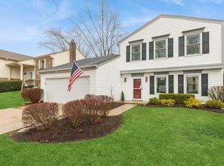 48 Monterey Dr, Vernon Hills, IL