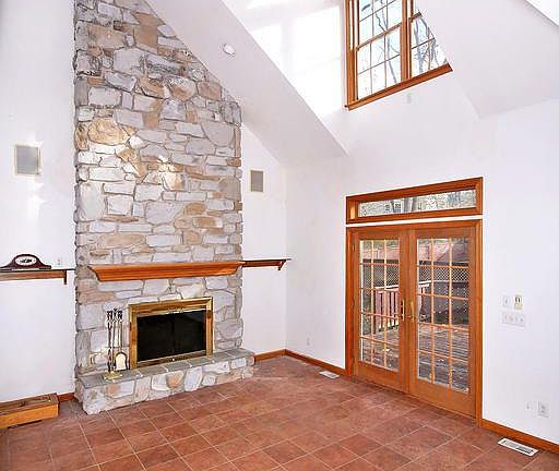 2nd image of 150 Anthracite Rd