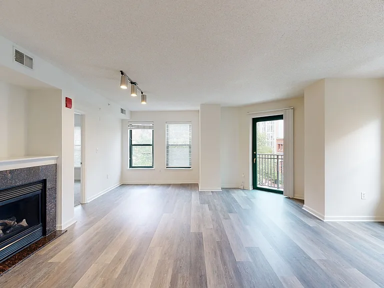1301 Thomas Circle — Photo 79