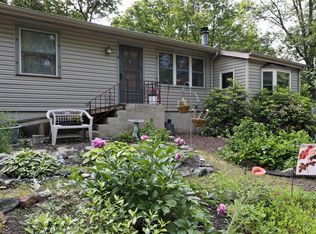 10 Oklahoma Trl, Hopatcong, NJ 07843