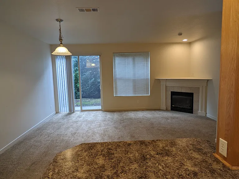 Halsey East Townhomes — Photo 140