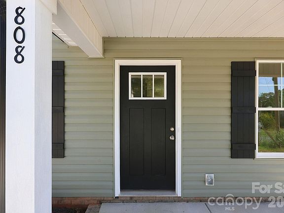 3rd image of 808 S 4th St