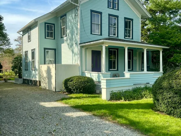 85 Main Street, Essex, CT 06409