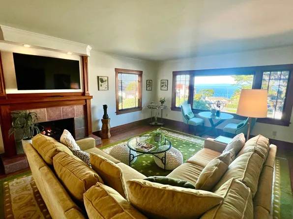 189 Central Ave, Pacific Grove, CA 93950