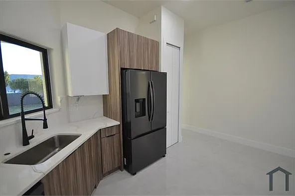 2416 Diplomat Pkwy W — Photo 15