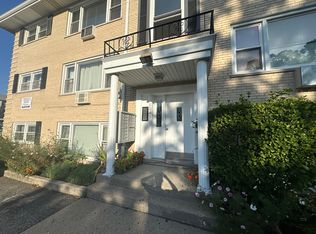 5043 N East River Rd #1B, Chicago, IL 60656