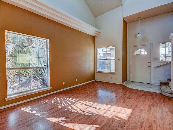 3rd image of 1438 Plaza Roja Ct