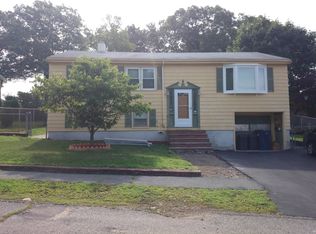 11 Blueview Rd, West Roxbury, MA 02132