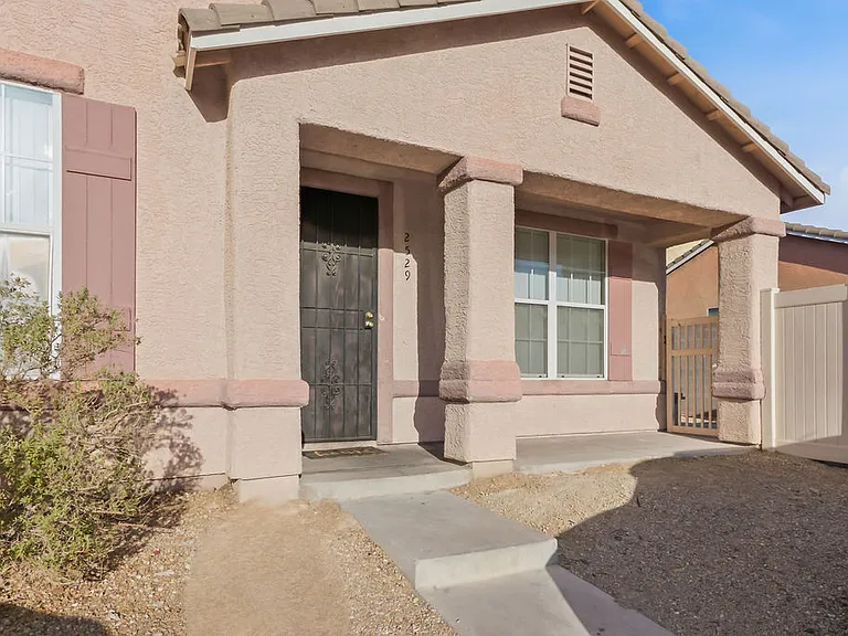 2529 Rainbow Cactus Ct — Photo 2