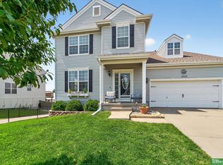 2316 Quartz Dr, Papillion, NE 68046
