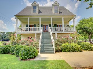 17 Riversbend Dr, Gulfport, MS 39507