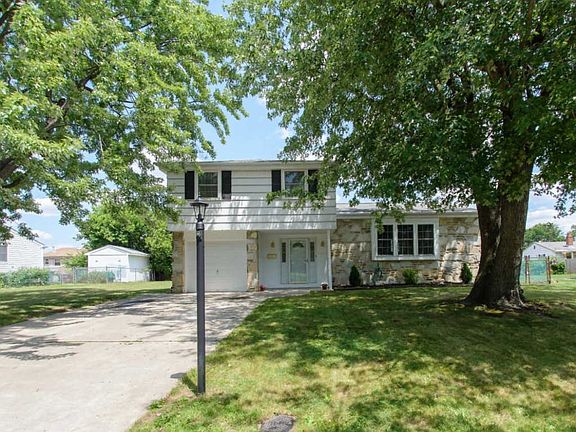 2nd image of 1631 Brookwood Dr