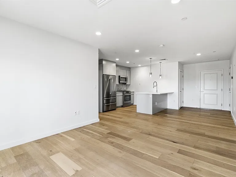 16 Boardman St #202 — Photo 7