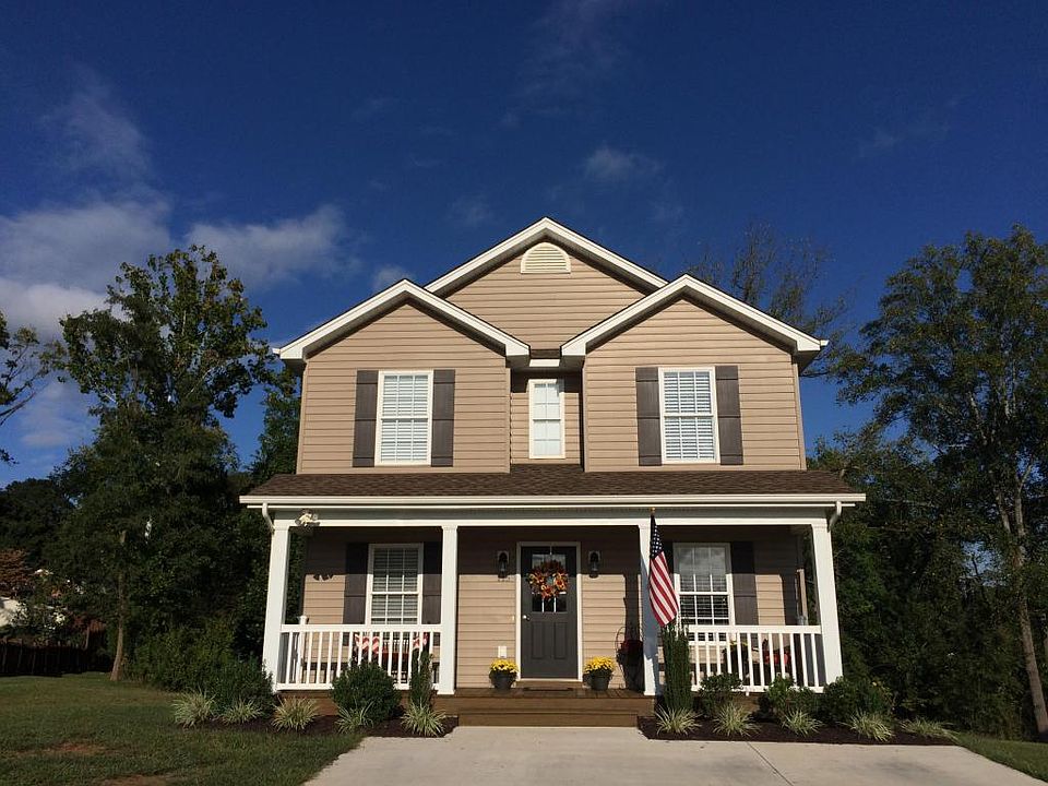 1st image of 115 Bennett Dr