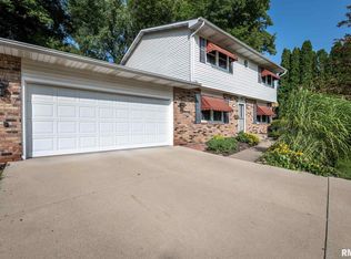 3513 32nd Ave, Moline, IL 61265