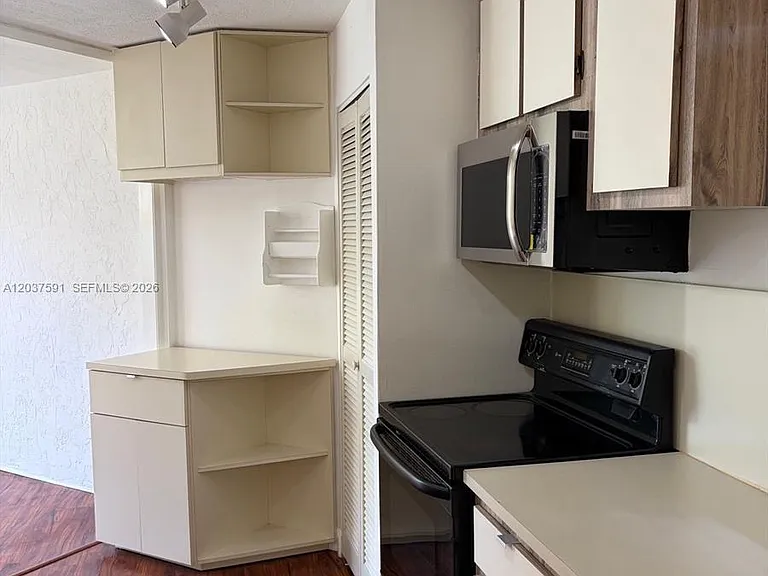 3100 N Pine Island Rd #209 — Photo 30