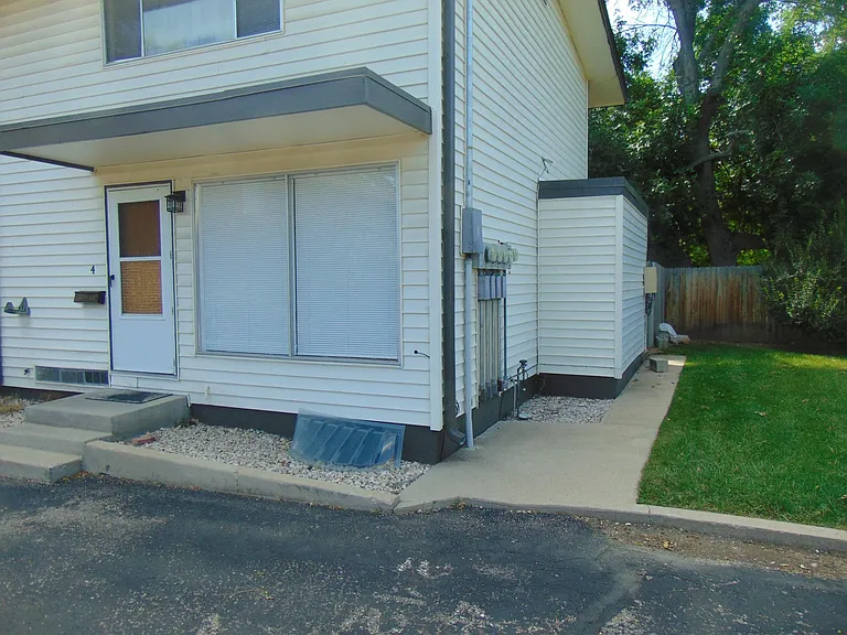 2420 Clearview Ave #4 — Photo 3