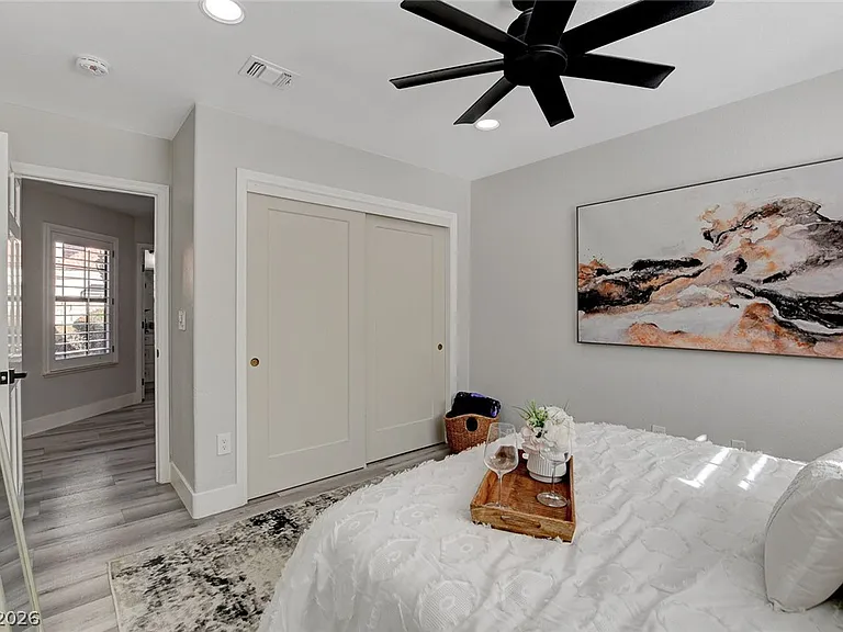 5429 Painted Sunrise Dr — Photo 43