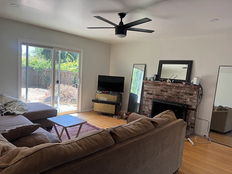 1336 Alder Pl — Photo 3