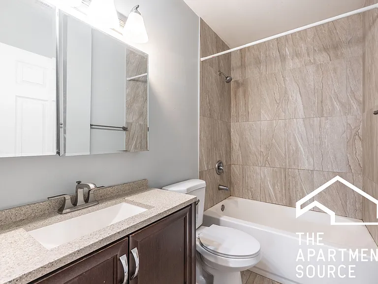 2124 N Milwaukee Ave #2R — Photo 8