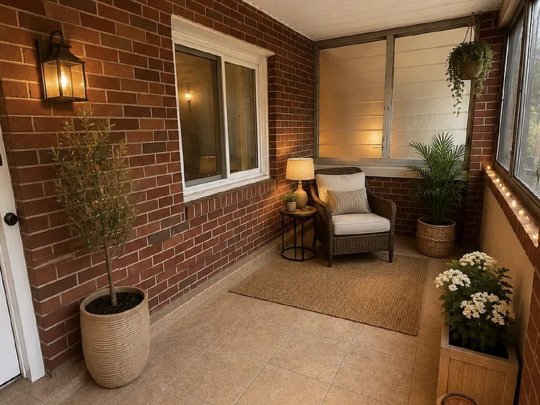 3426 Baker St NE — Photo 3