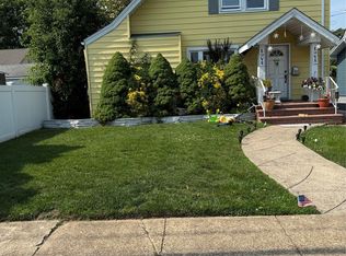 1 Nassau Blvd, Malverne, NY 11565