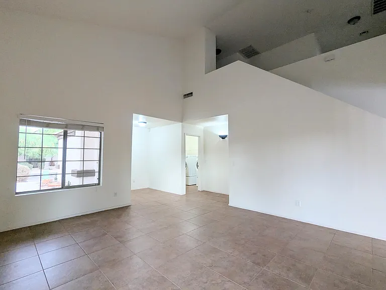 33966 N Mercedes Dr — Photo 3