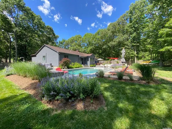 16 Great Circle Drive, Shelter Island, NY 11964