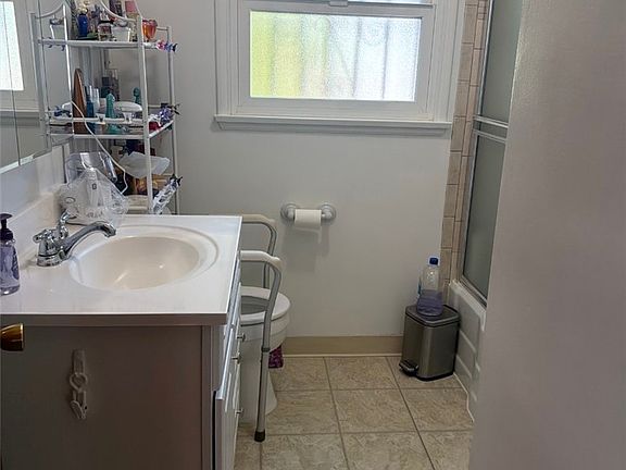 5th image of 4046 W 141st St