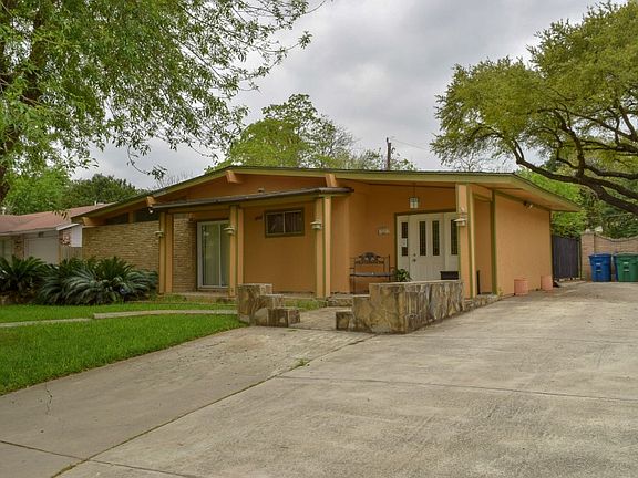 3rd image of 9207 Summer Wind St