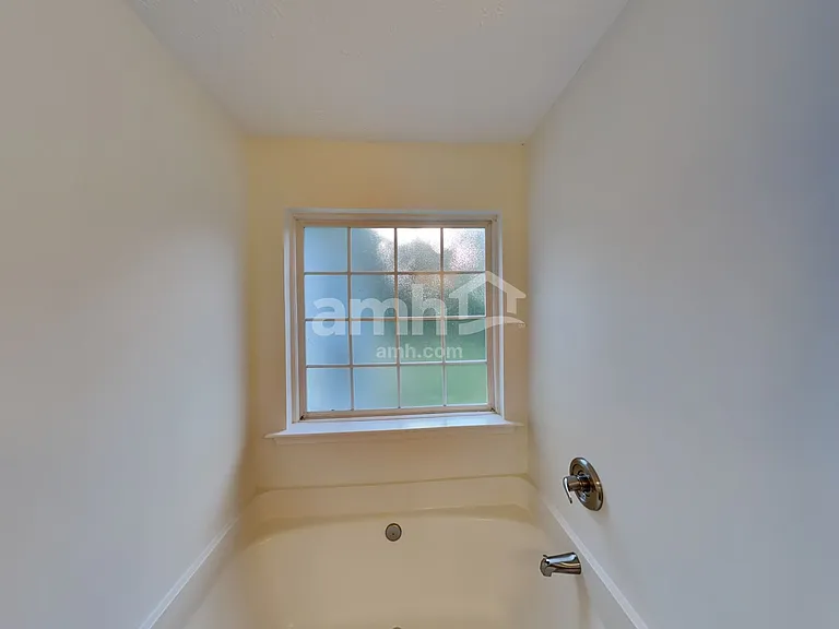 300 Davids Way — Photo 11