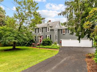 303 Washington Rd, Barrington, RI 02806