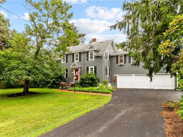 303 Washington Rd, Barrington, RI 02806