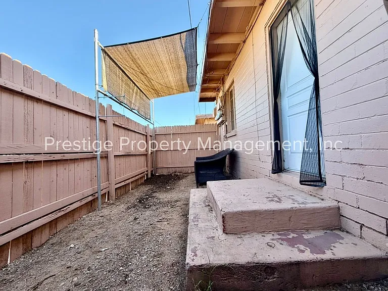 2201 E Grant Rd #19 — Photo 28