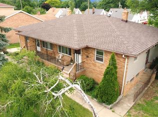 2808 Snow Rd, Parma, OH 44134